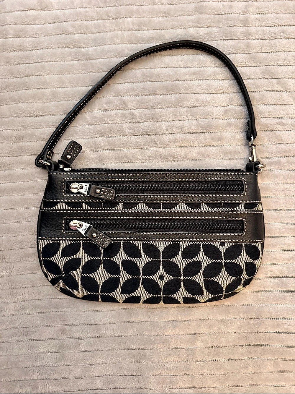 Fossil Key-Per Double Zip Wristlet Crossbody Bag in Black & Beige